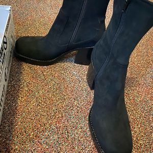 New Jeffery Campbell unworn size 8 suede boots